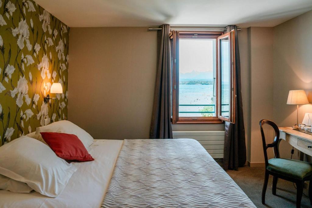 Hotel De La Plage Excenevex Bagian luar foto