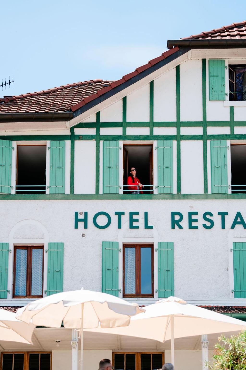 Hotel De La Plage Excenevex Bagian luar foto