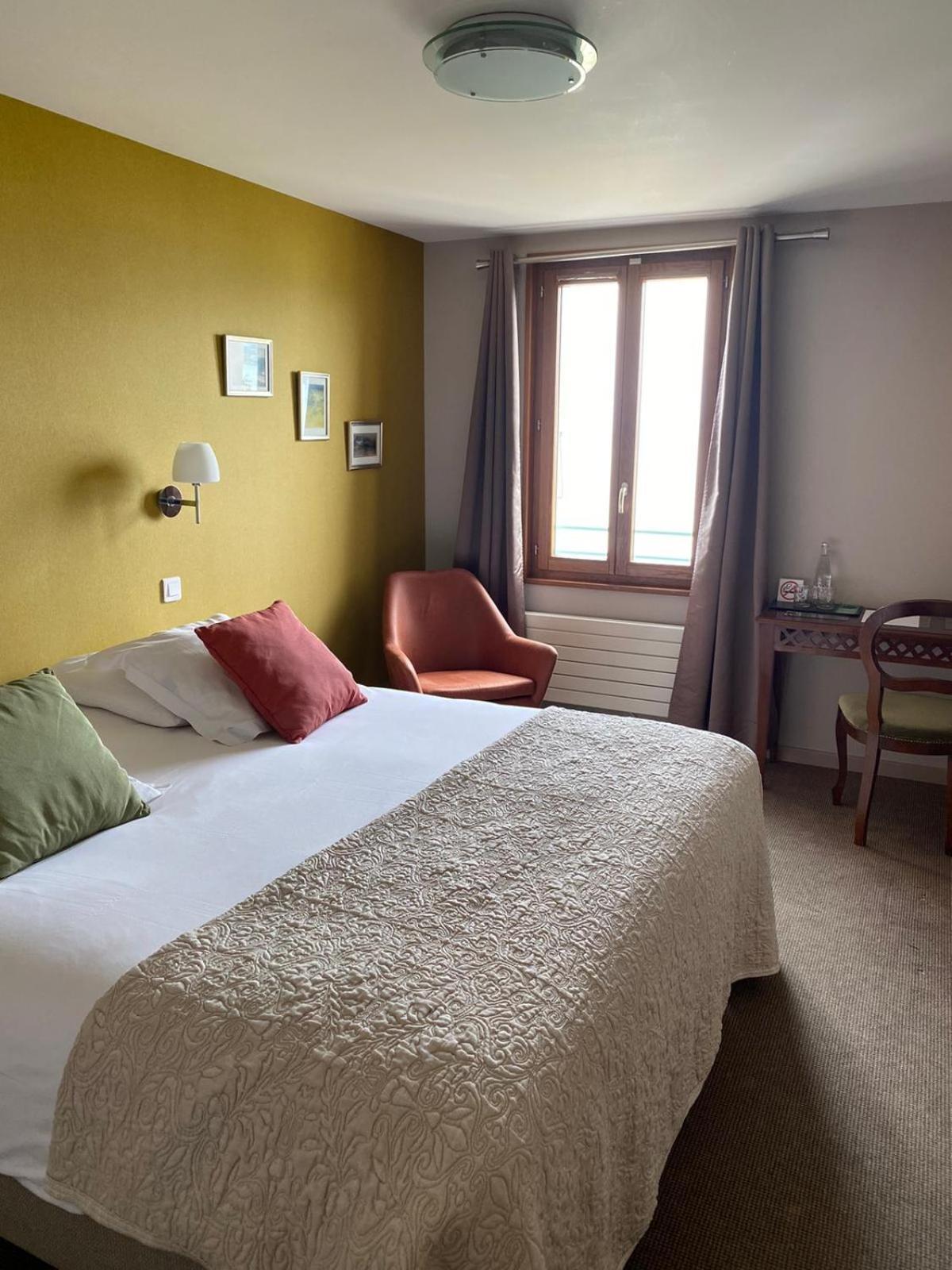 Hotel De La Plage Excenevex Bagian luar foto
